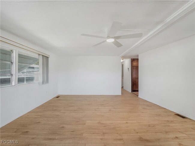 Building Photo - 14518 Battery Bend