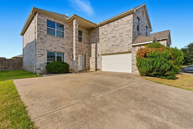 Building Photo - 12404 Pinestraw Rd