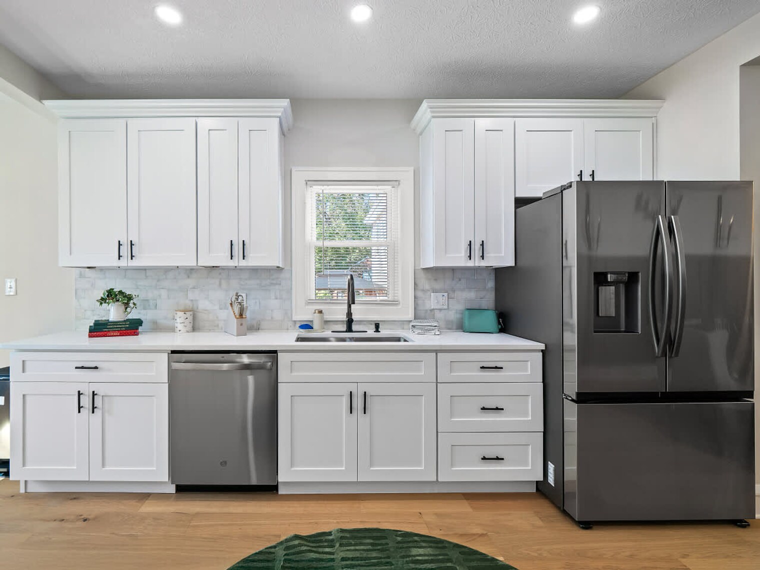 Building Photo - 18031 Larchwood Ave