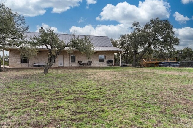 Building Photo - 2551 Spring Valley Dr
