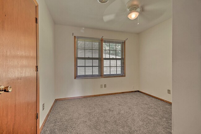 Building Photo - 2810 Antioch Rd