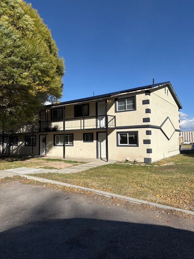 Primary Photo - Quail Hollow 12