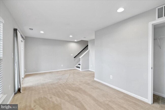 Building Photo - 8182 Broad Pl