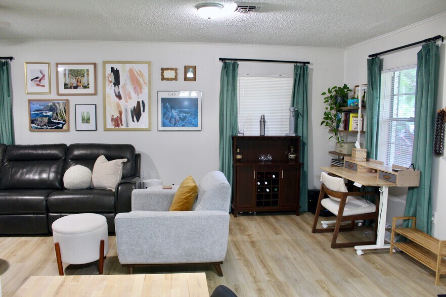 Building Photo - 211 Lena Vista Blvd