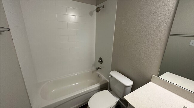 Building Photo - 9812 Grosbeak Ln