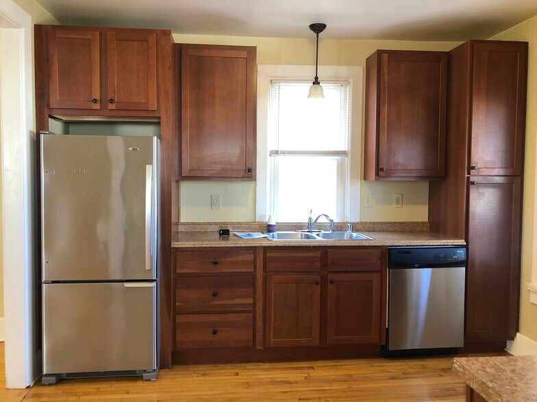 Building Photo - 2456 S Delaware Ave