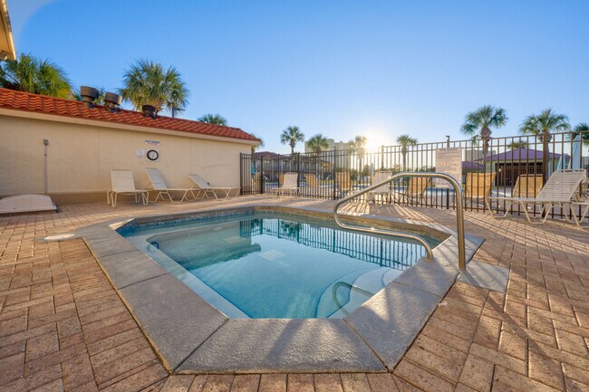 Building Photo - 17462 Front Beach Rd