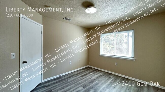 Building Photo - 2410 Gem Oak