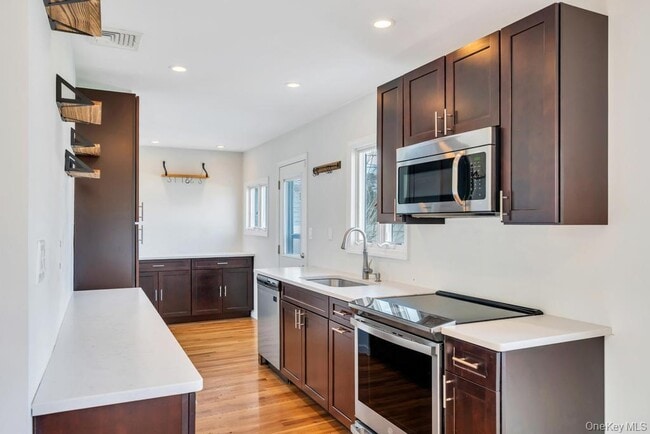 Building Photo - 3685 Prairie Path