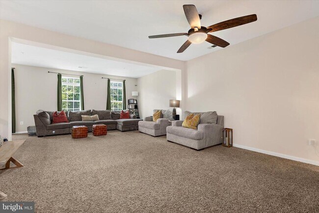 Building Photo - 364 Chessington Dr