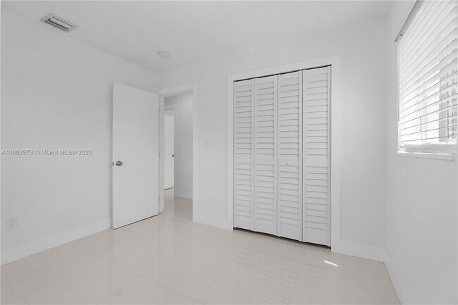 Building Photo - 10501 SW 53rd St