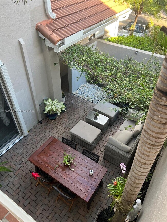 Building Photo - 1140 Cliffrose St