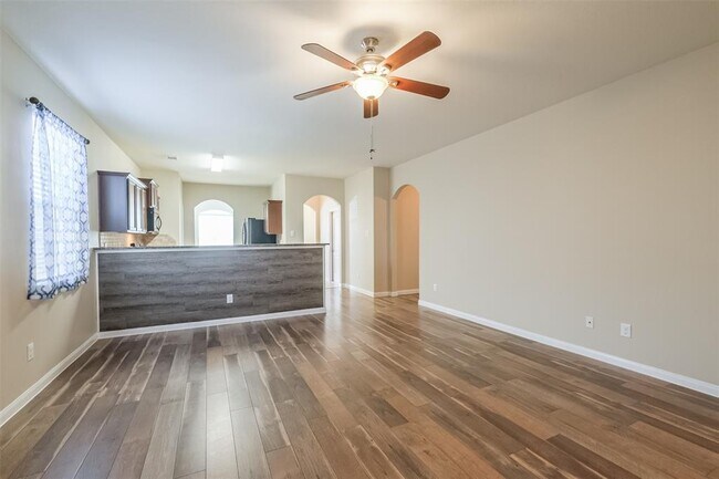 Building Photo - 5114 Harbor Palm Dr