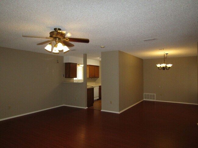 Building Photo - 7612 Islander Dr
