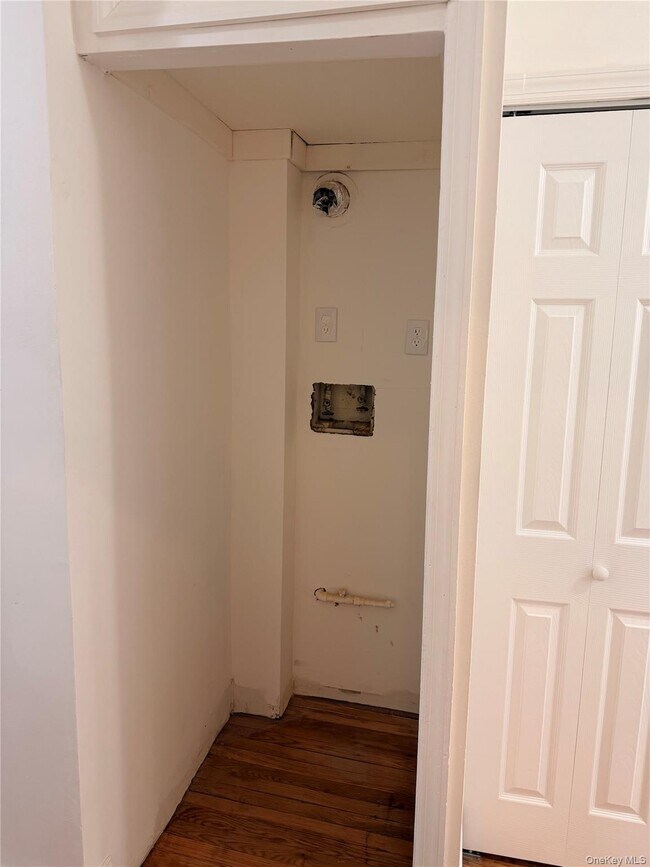 Building Photo - 1036 Faile St