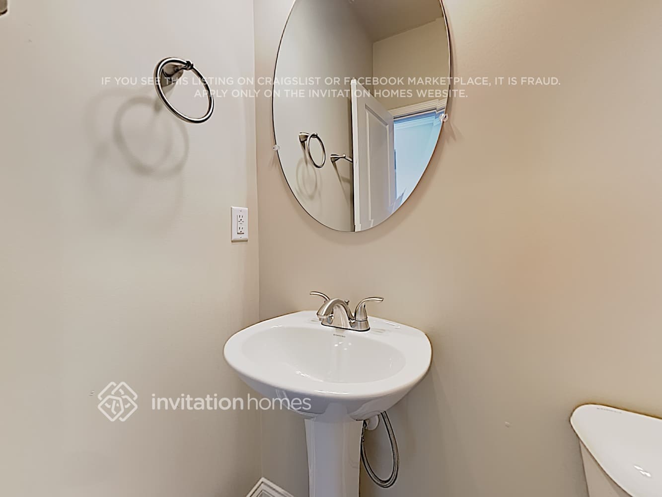 Building Photo - 1670 Riverpark Dr SE