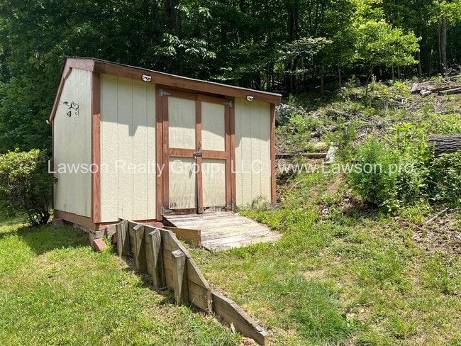 Building Photo - Cozy and Clean on a Cul De Sac-Move In Ready!