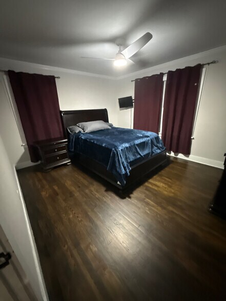 Building Photo - Room in House on Sunnybrook Rd