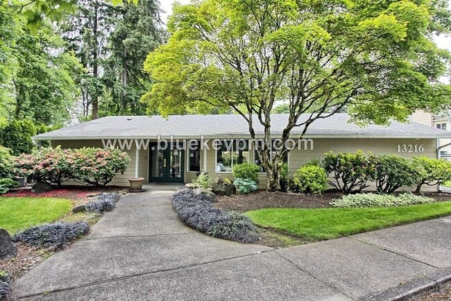 Building Photo - 13216 NE Salmon Creek Ave