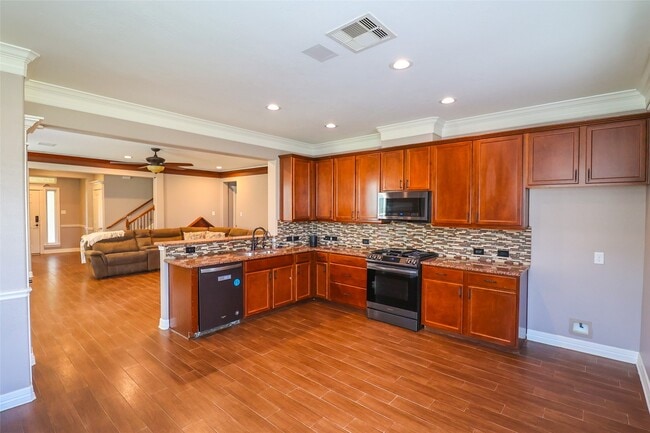 Building Photo - 7438 Tonsley Springs Dr