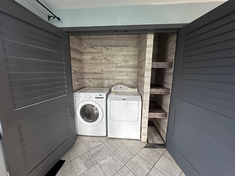 Building Photo - 20647 NW Lapine Way