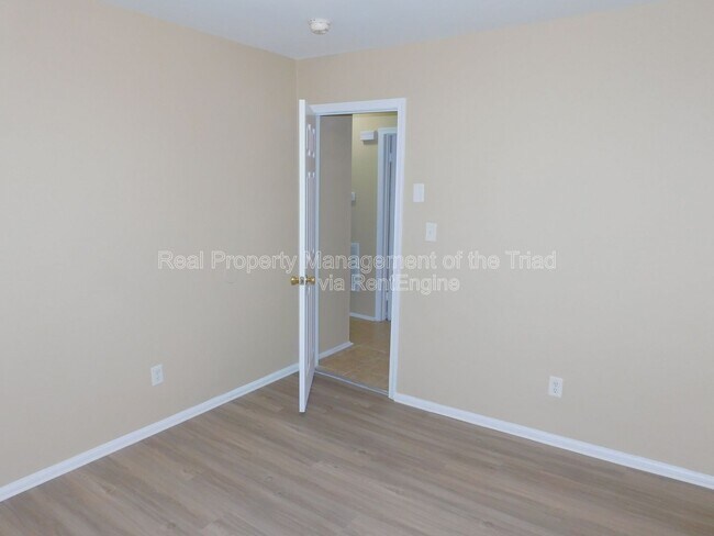 Building Photo - 4302 Parker St