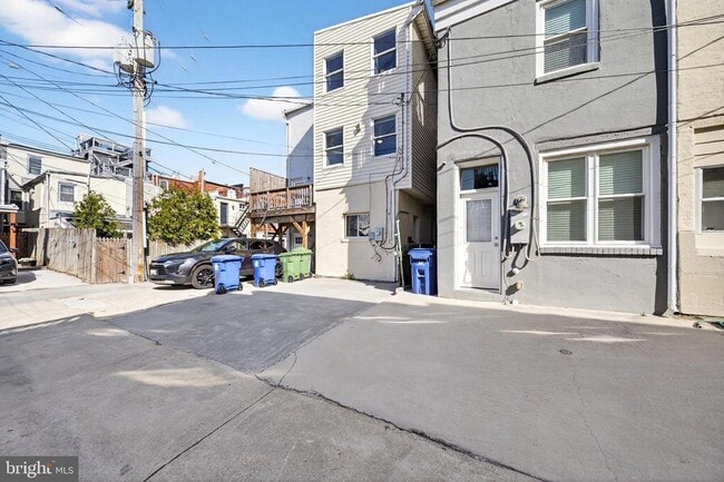 Building Photo - 7 E Fort Ave