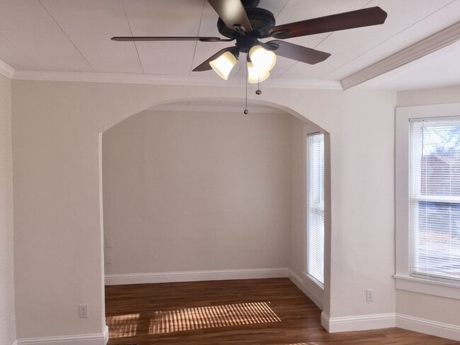 Building Photo - REMODELED 2 Bedroom Downtown Home