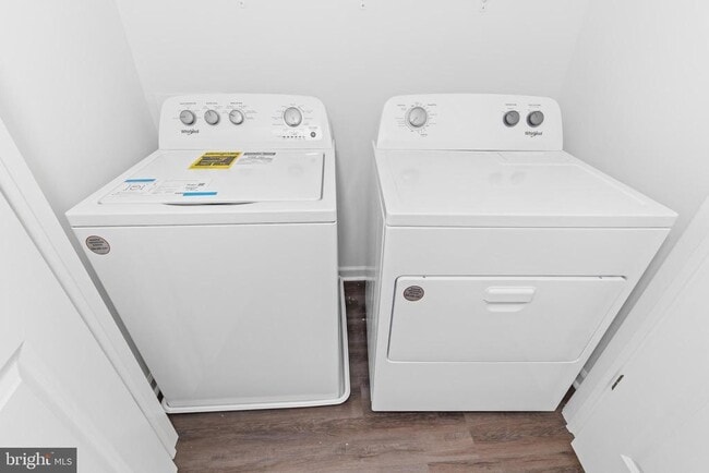 Building Photo - 1533 Schwinn St