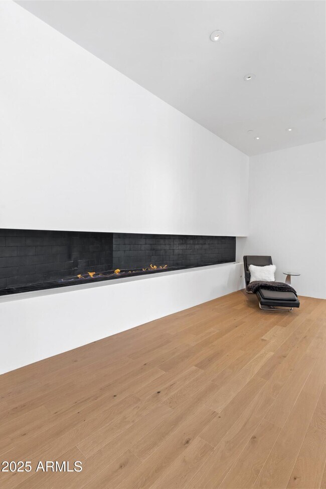 Building Photo - 9191 E Happy Hollow Dr