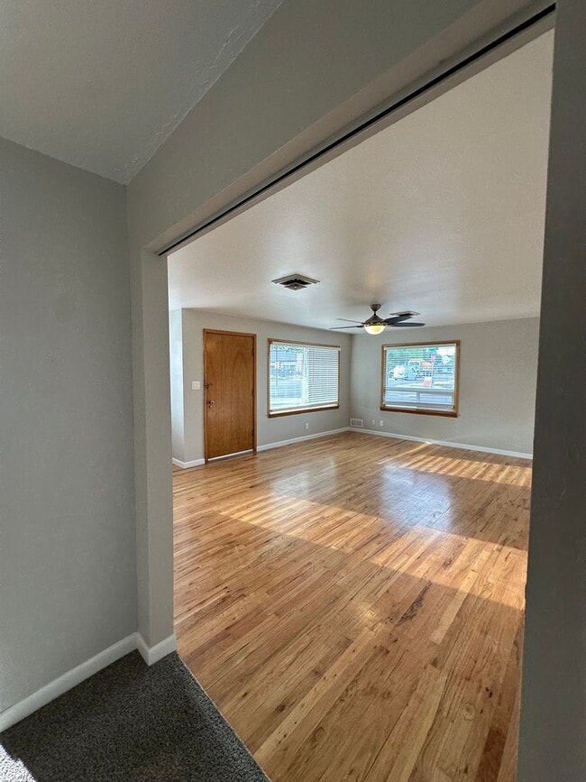 Building Photo - Great location in Meridian for this 3 bedroom 2 bath home.