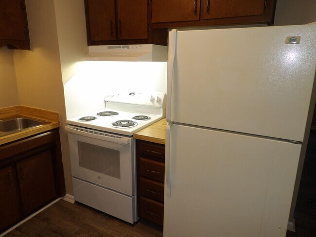 Building Photo - 176 Landings Dr