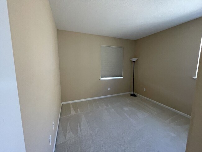 Building Photo - 1348 Encore Dr