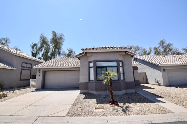 Building Photo - Newly remodeled Mesa Home with Community P...