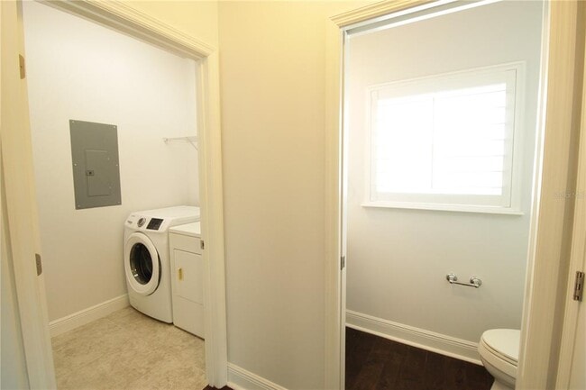 Building Photo - 3450 SW 74th Way