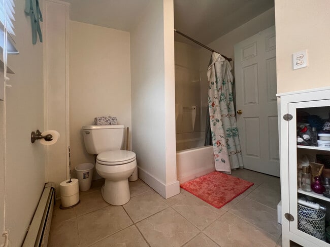 Building Photo - 26 Poplar St