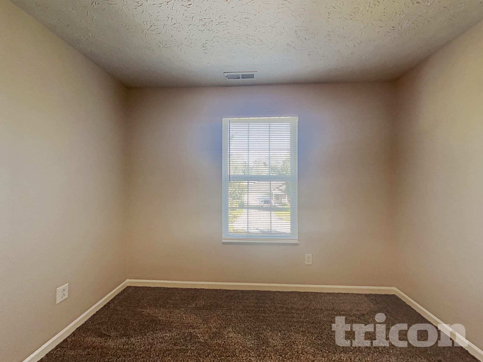 Building Photo - 1325 Yellowstone Cir