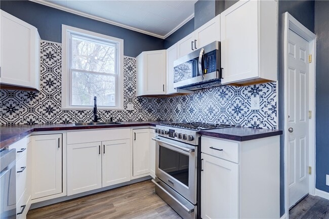 Building Photo - 2 Sumner Park