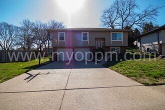 Building Photo - 6711 S 75th Ave