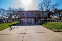 Building Photo - 6711 S 75th Ave