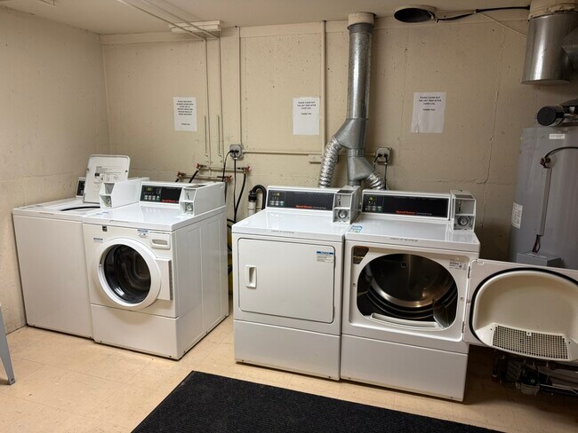 Building Photo - 420 74th St