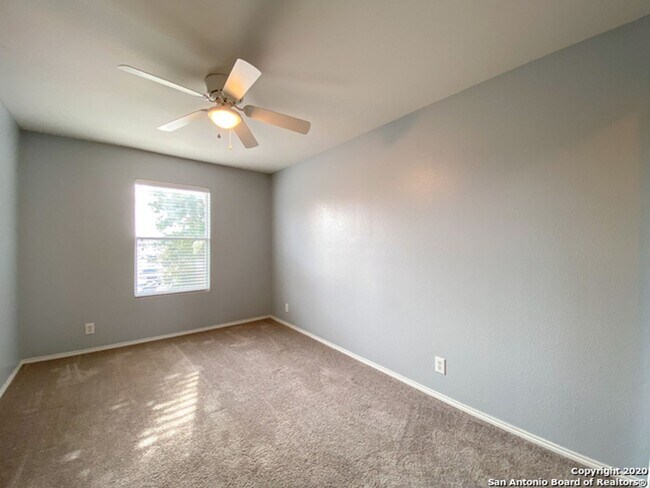 Building Photo - Beautiful two-story home in the desirable Silver Oaks community!