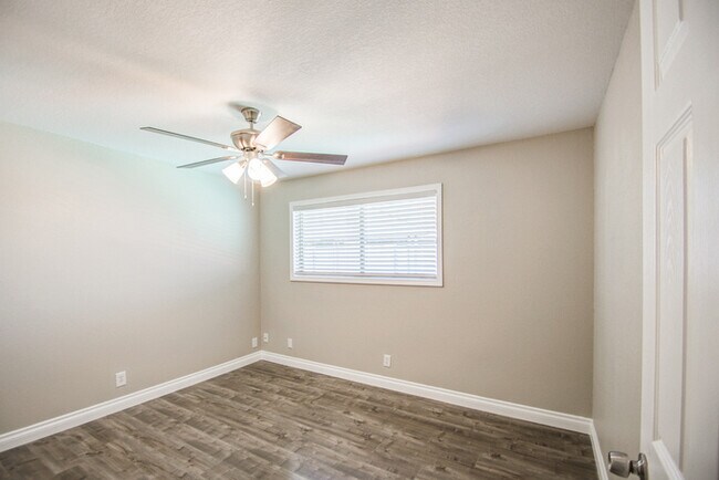 Building Photo - Beautifully remodeled corner 4/2 with pool...