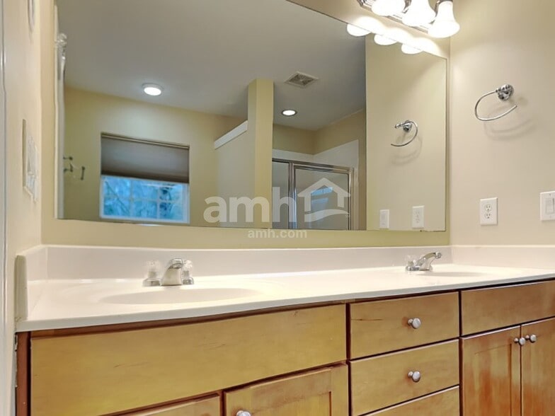 Building Photo - 7860 Keepsake Ln