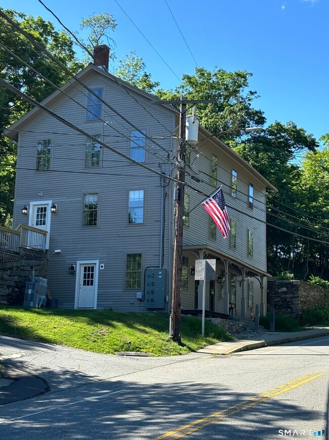 Building Photo - 23 Main St