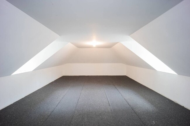 Building Photo - 1 Kewanee Rd