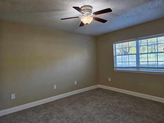 Building Photo - First Floor 2/2.5 Condo at Sabal Point