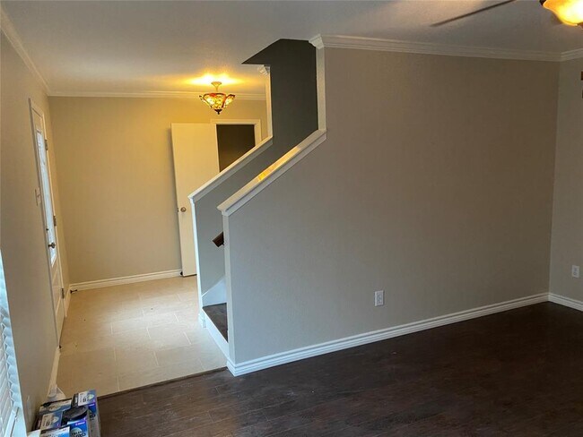Building Photo - 6904 Champion Ct