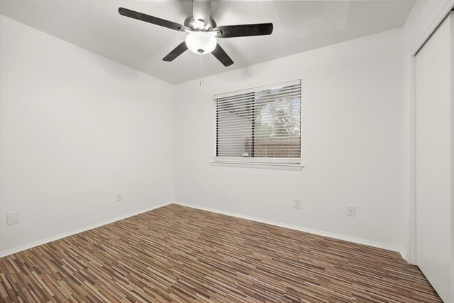 Building Photo - 1411 Gracy Farms Ln