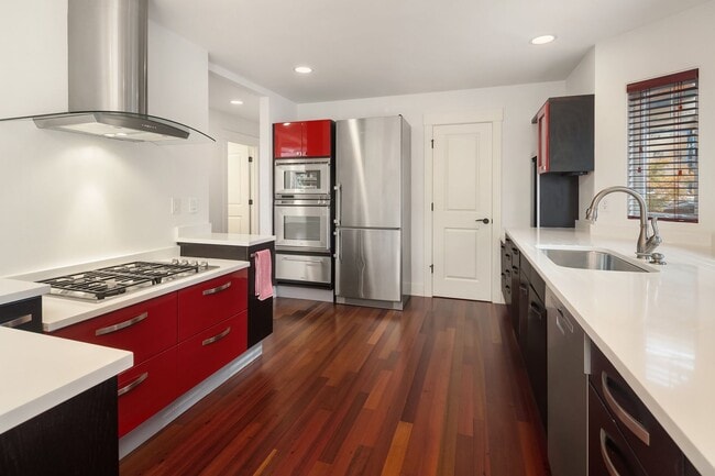 Building Photo - 4bd/3.5ba Kirkland House